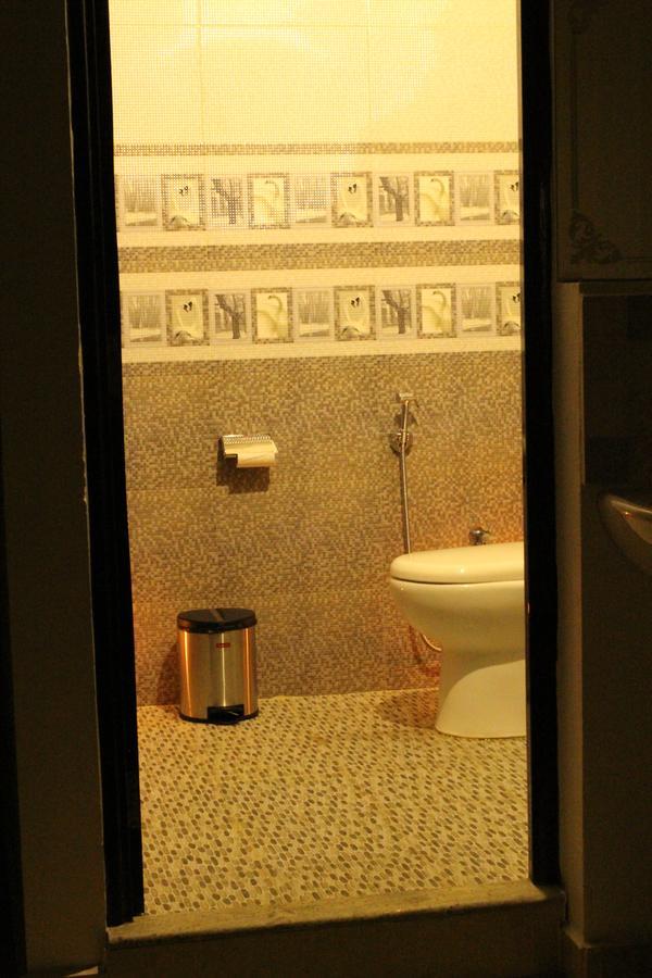Ebenezer Plaza Hotel Недумбасери Екстериор снимка