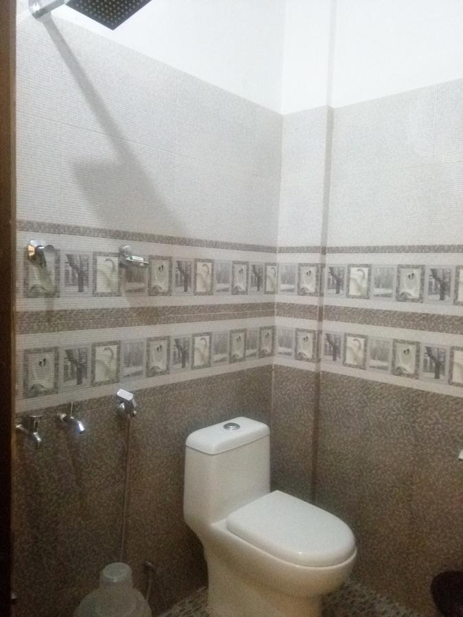 Ebenezer Plaza Hotel Недумбасери Екстериор снимка